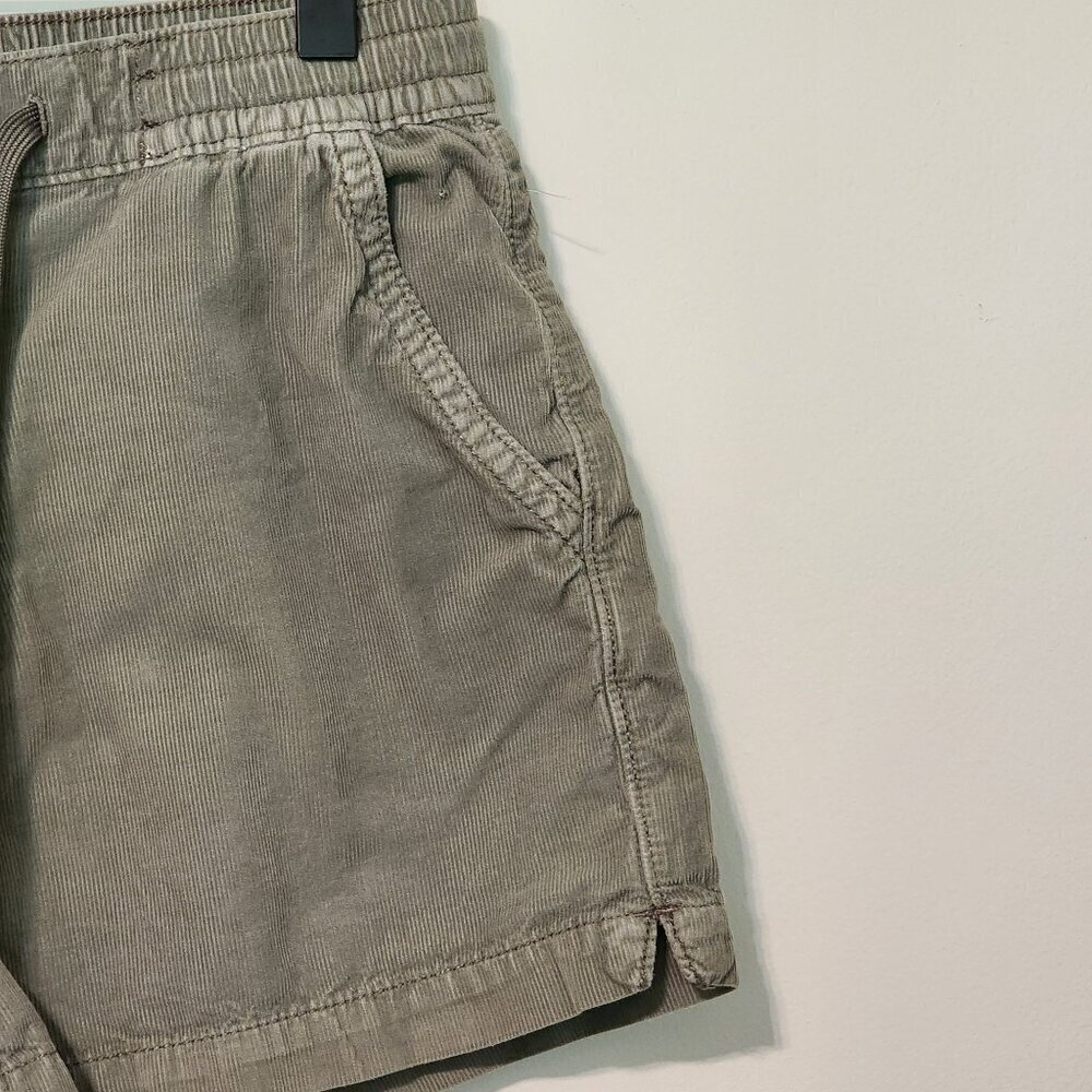 American Eagle sz XS women olive green corduroy shorts - Picture 3 of 11